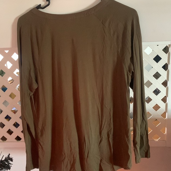 J Jill olive long sleeve Henley button up blouse with embroidered details - Picture 4 of 4